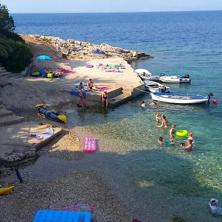 Uvala Pokrivenik 8673a Lägenhet Jelsa (Hvar)